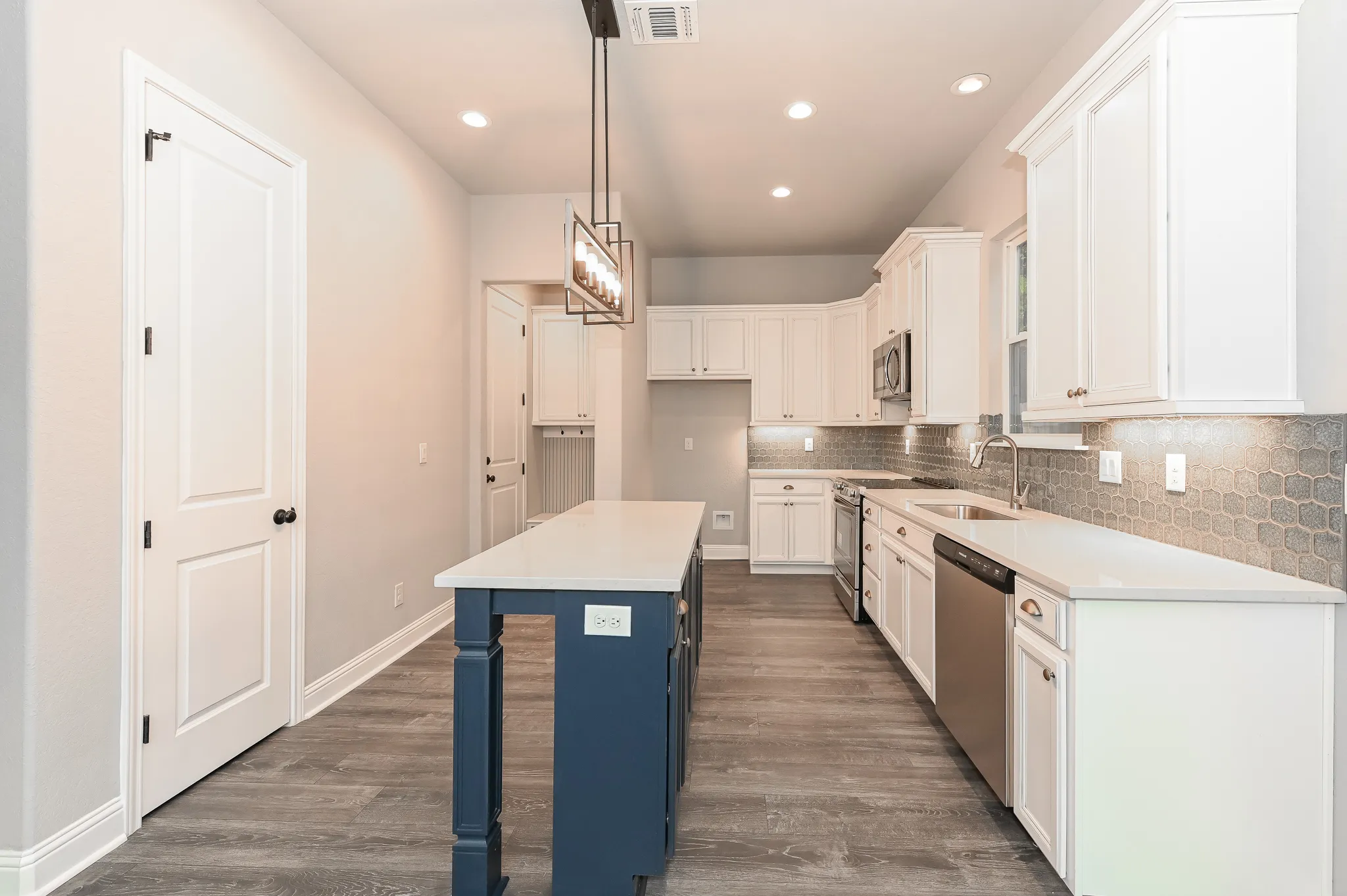 910 S Pine photo 35