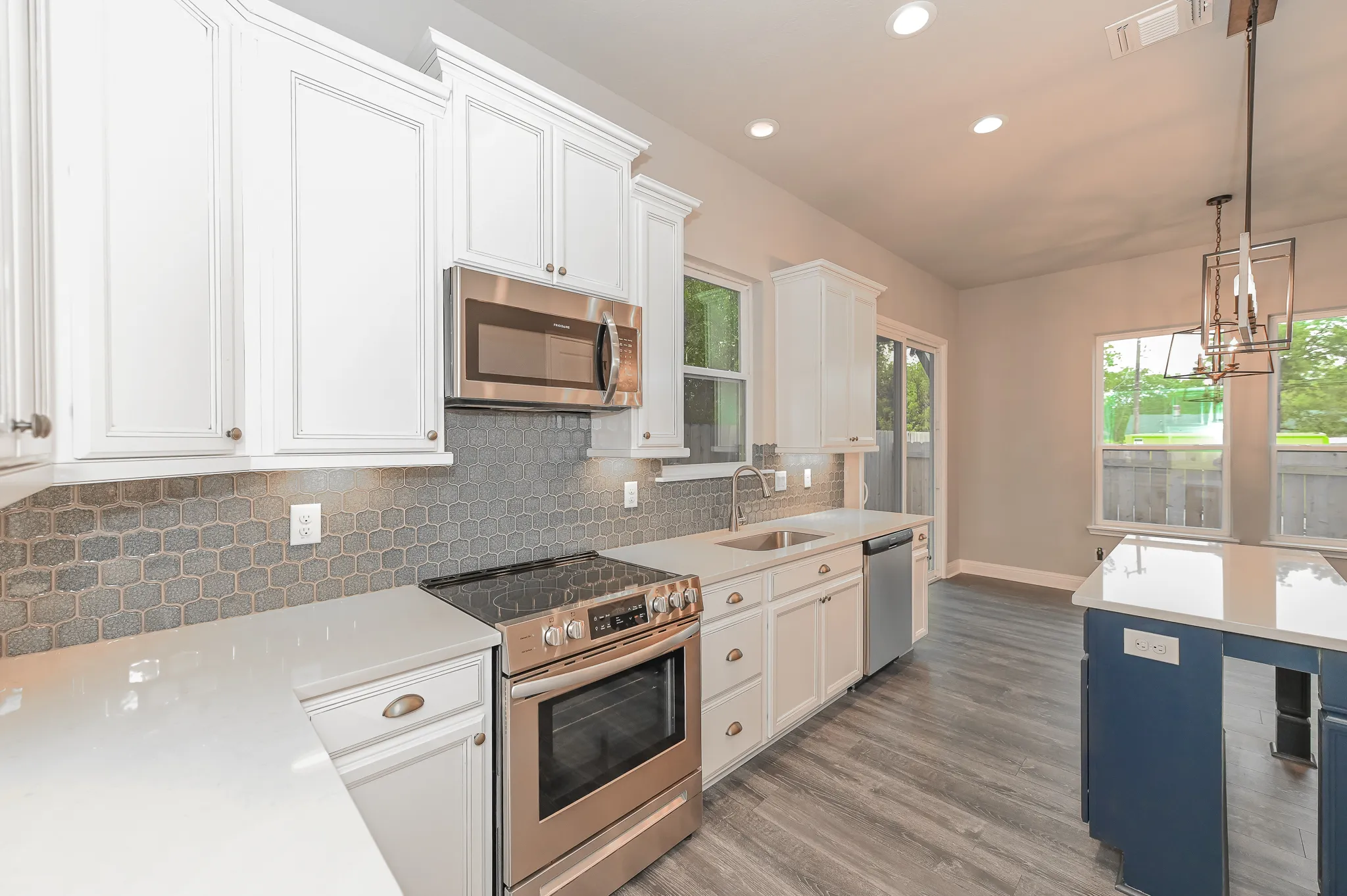 910 S Pine photo 36