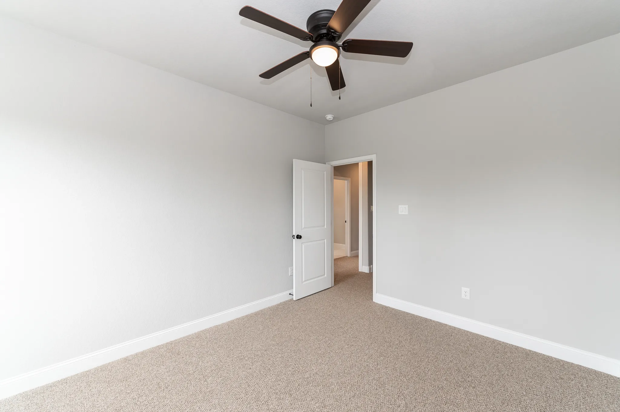 922 Pine St photo 27